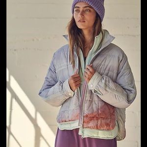 Free People FP Movement Pippa Packable Puffer photo real Mountain Scene printed